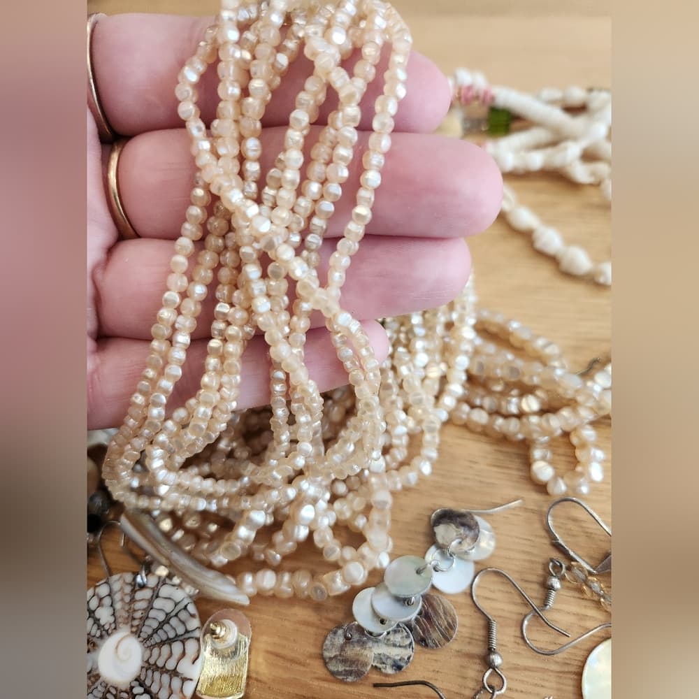Assorted Shell and Bead Jewelry Collection - Thumbnail 3