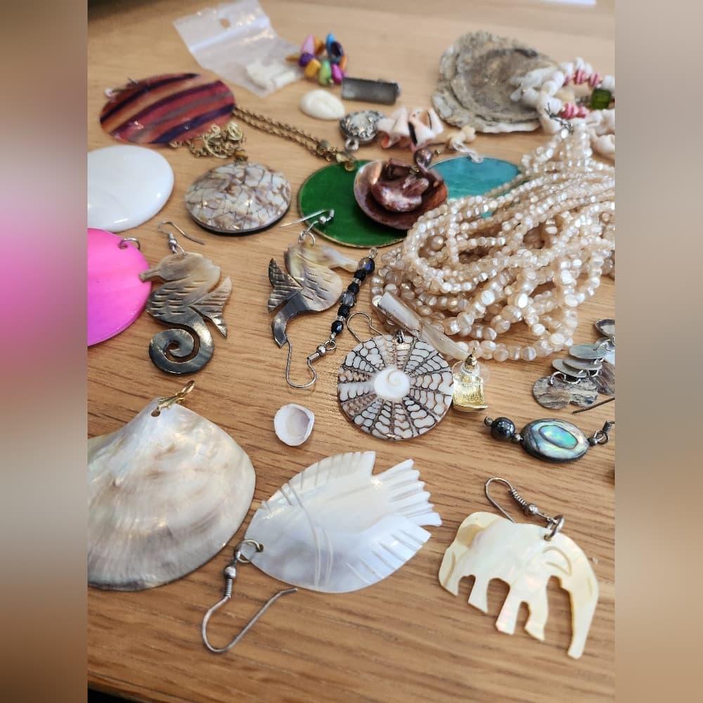 Assorted Shell and Bead Jewelry Collection - Thumbnail 4