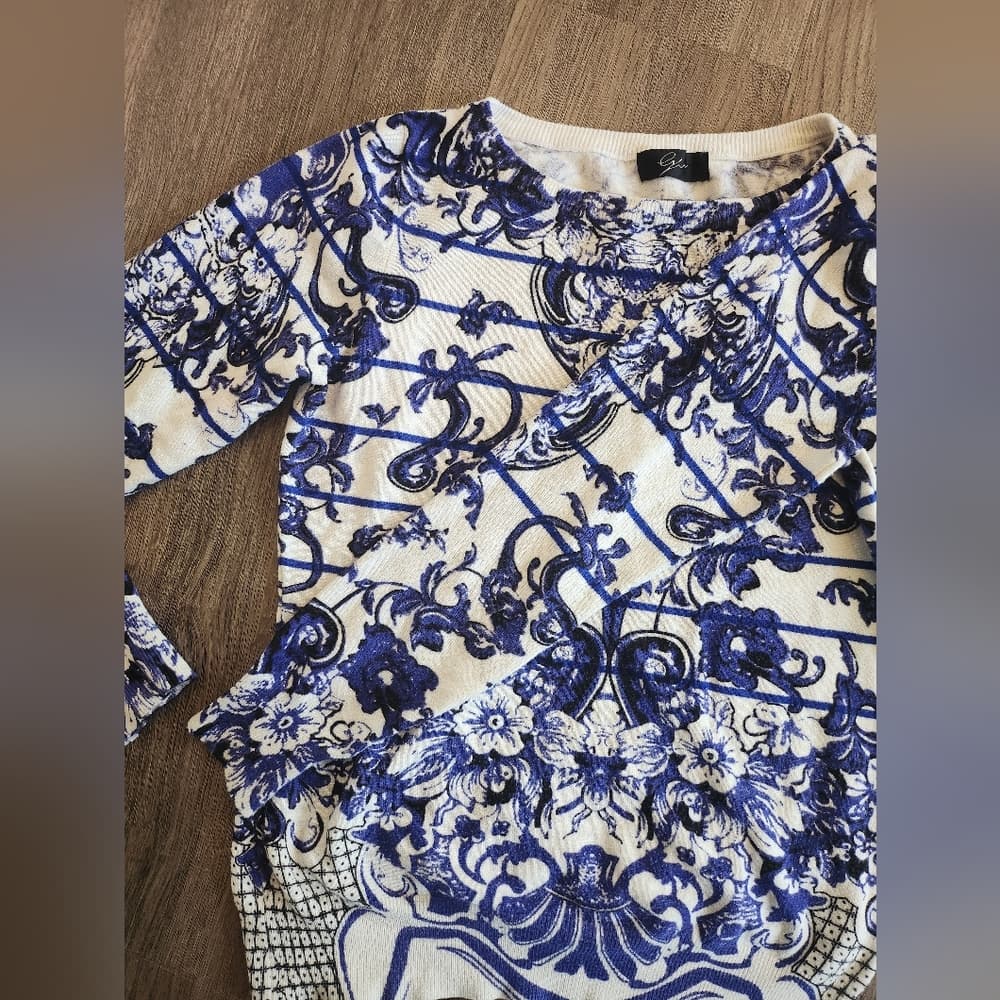 GNW Blue and White Crew Neck Sweater with Porcelain Pattern - Thumbnail 5