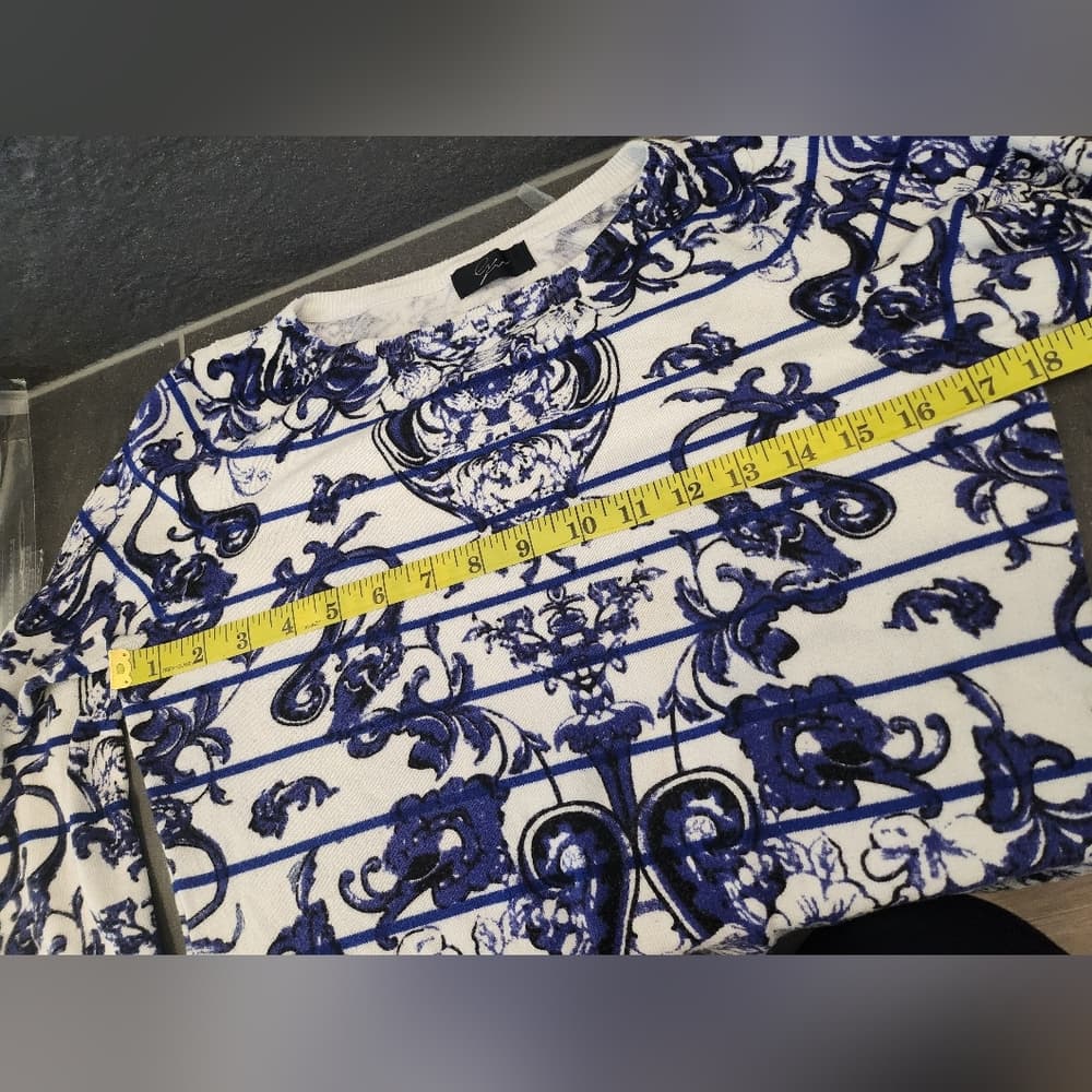 GNW Blue and White Crew Neck Sweater with Porcelain Pattern - Thumbnail 7