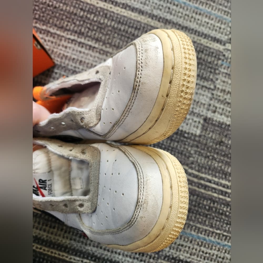 Youth Nike White and Orange Suede And Leather Air Force 1 '07 LV8 Sneakers - Thumbnail 4