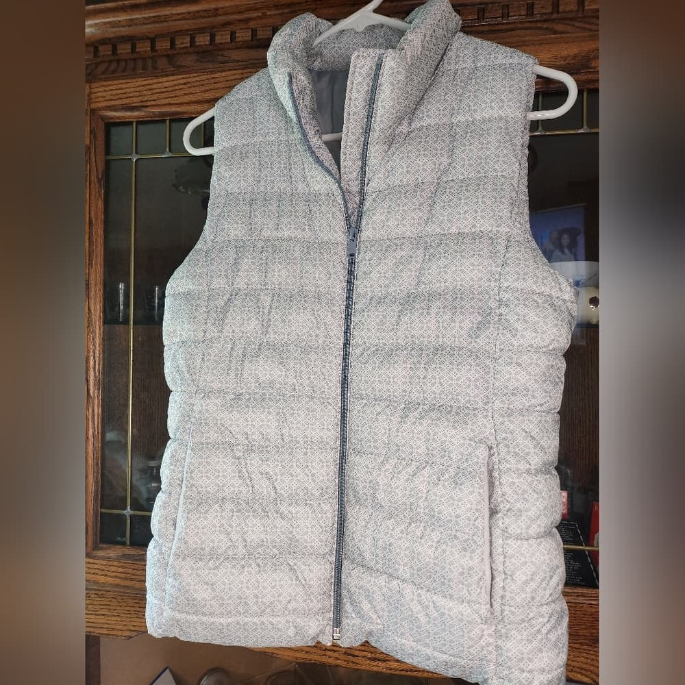 GAP Light Gray Thick Quilted Zip Up Puffer Vest - Thumbnail 9