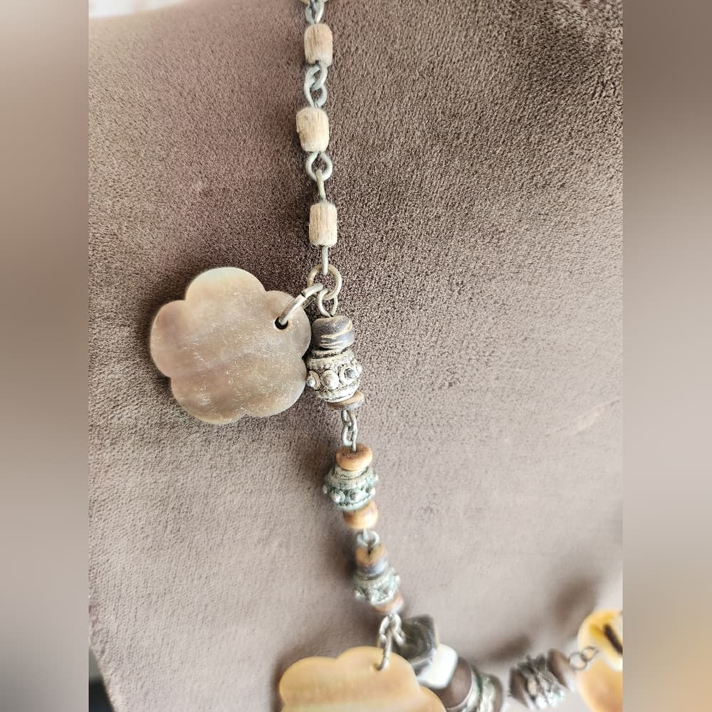 Wood And Shell Silver Tone Vintage Beaded Floral Necklace 16" With Extension - Thumbnail 2
