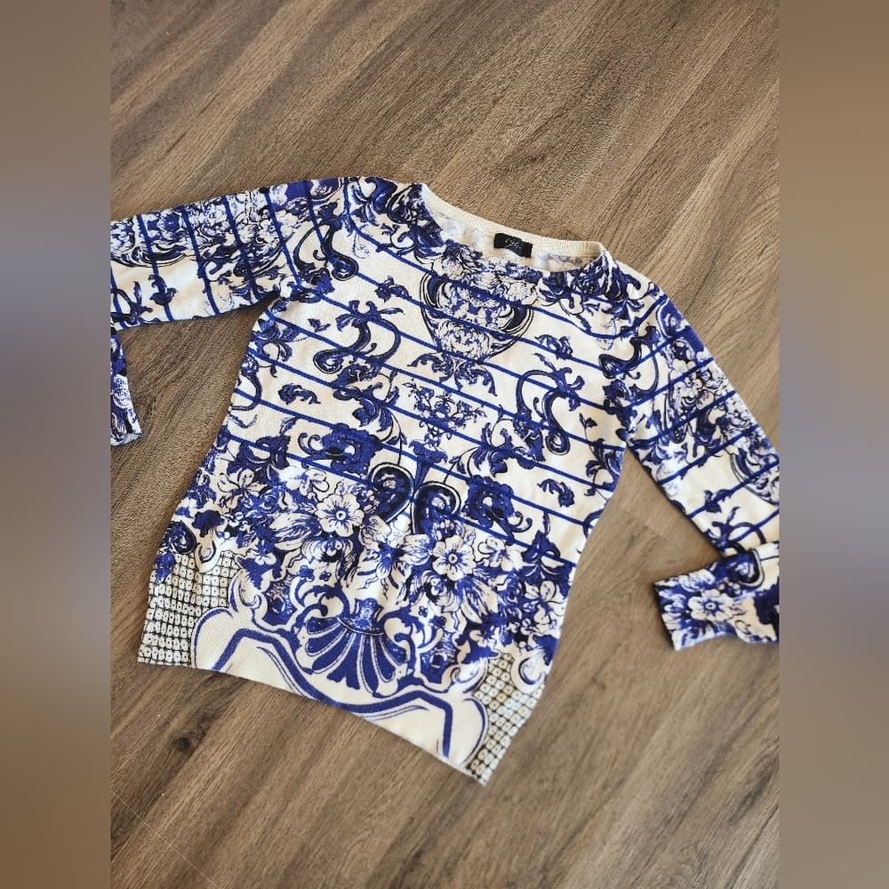 GNW Blue and White Crew Neck Sweater with Porcelain Pattern - Thumbnail 9