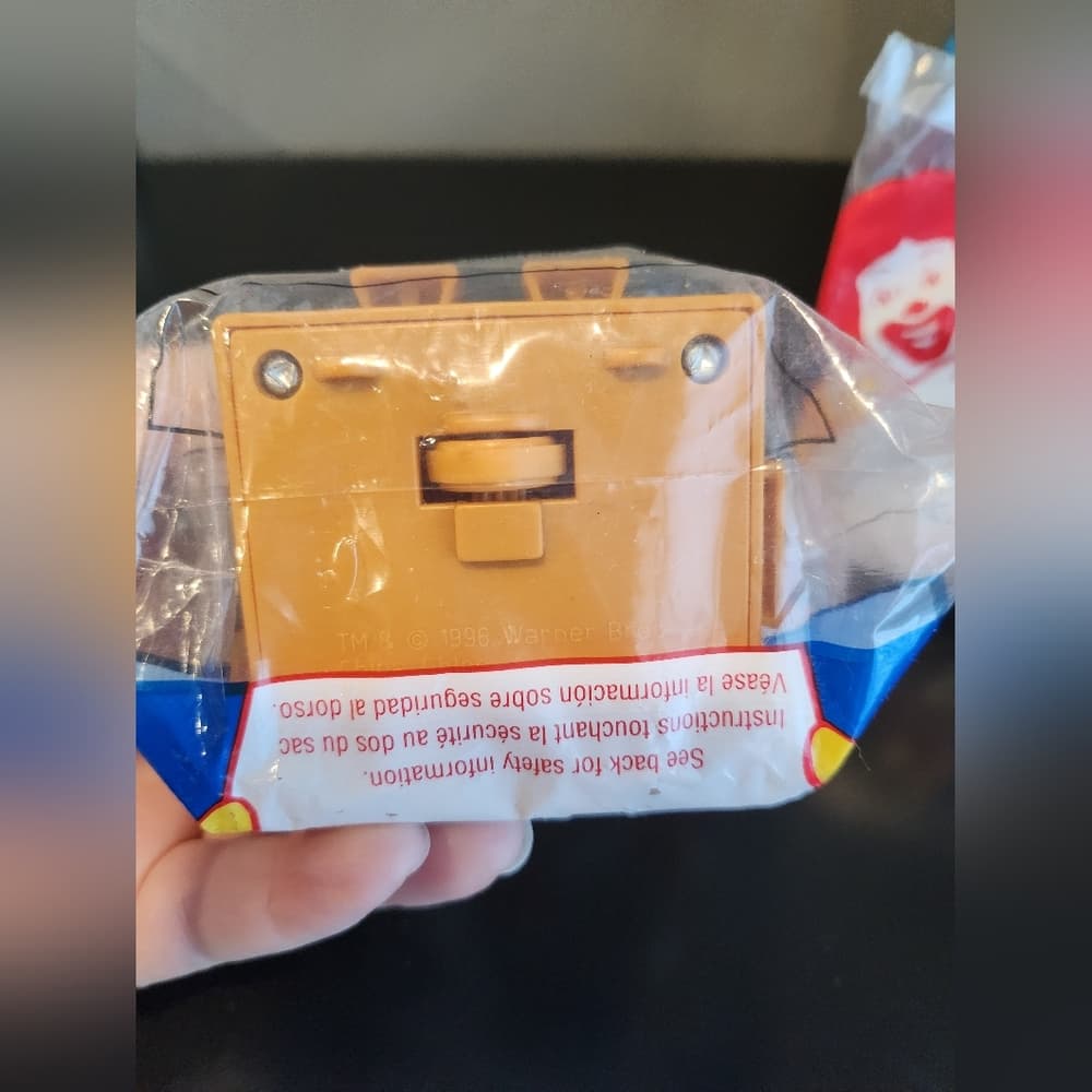 Unopened 1996 Space Jam McDonald's Happy Meal Toy Lola Bunny - Thumbnail 4