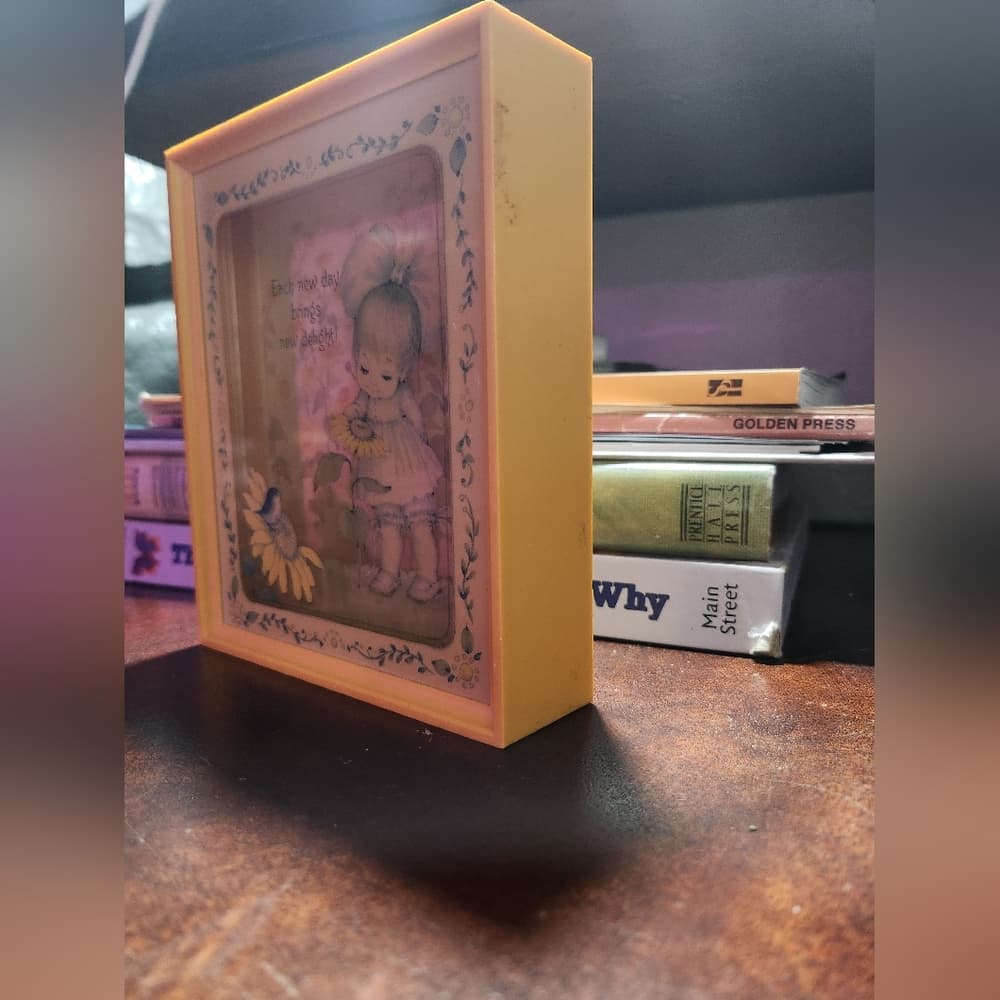 VTG Hallmark Scene-Setter Yellow Shadow Box Dimensional Greeting Card Wall Decor - Thumbnail 6