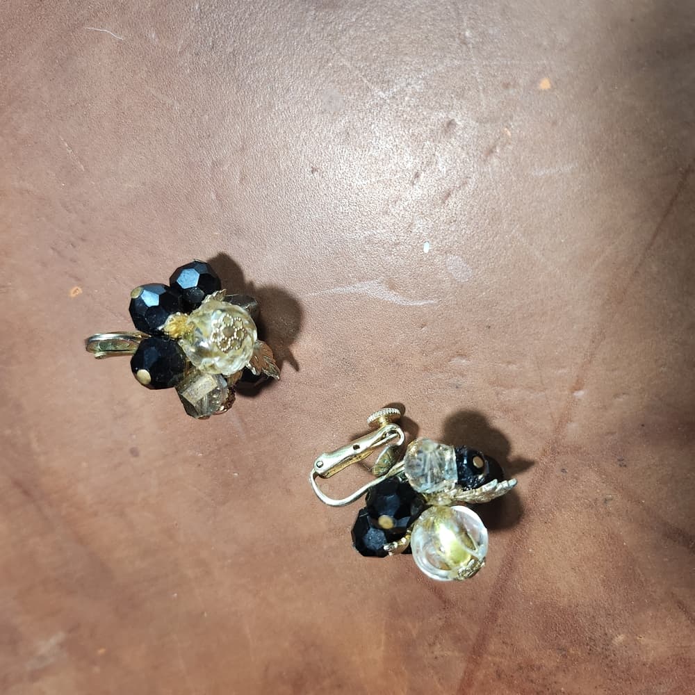 Vintage Stamped Vendome Flower Clip On Earrings And Necklace [Broke] Beads