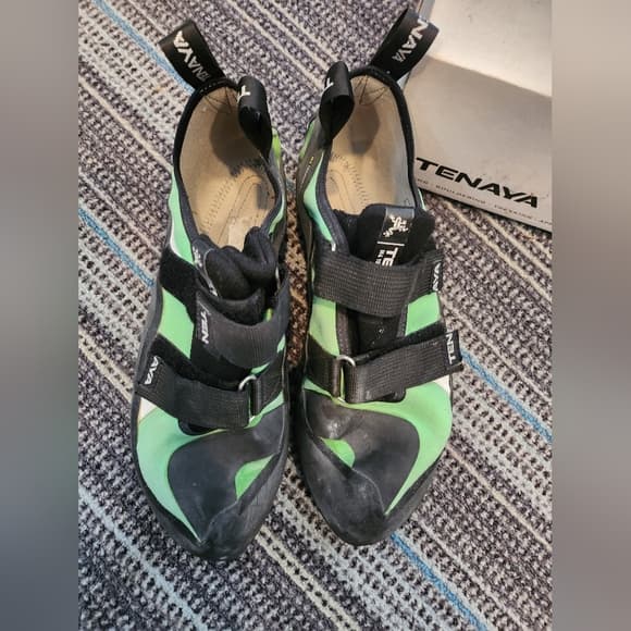 Tenaya Green and Black Climbing Shoes with Velcro Closure and Rubber Sole - Thumbnail 11