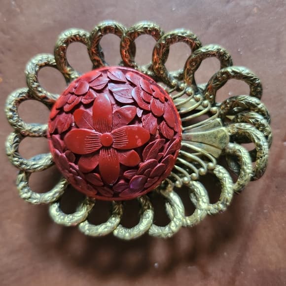 Make Offer - Vintage Red Carved Cinnabar Flower and Gold Tone filigree Shoe Clip - Thumbnail 14