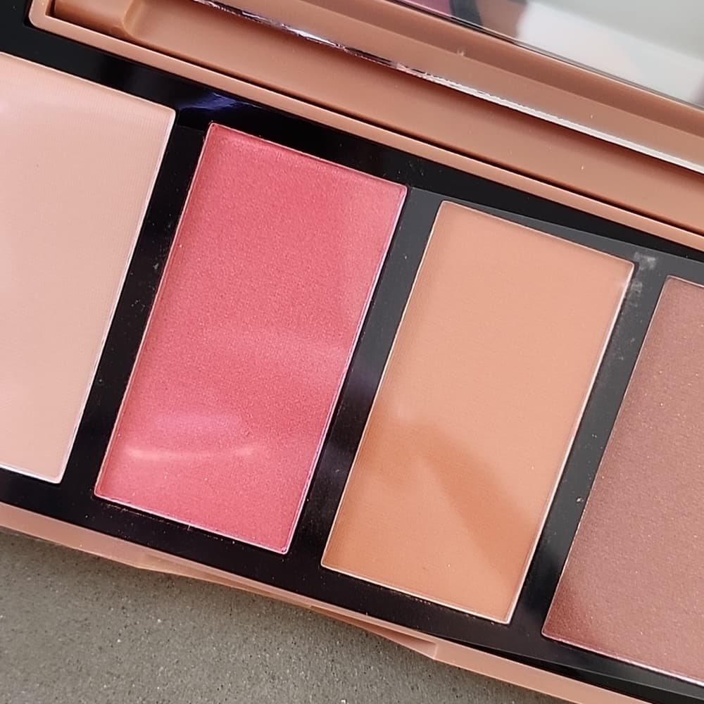 Violet Voss Whispering Rosè Luminous blush 4 Shade blush Compact. - Thumbnail 3