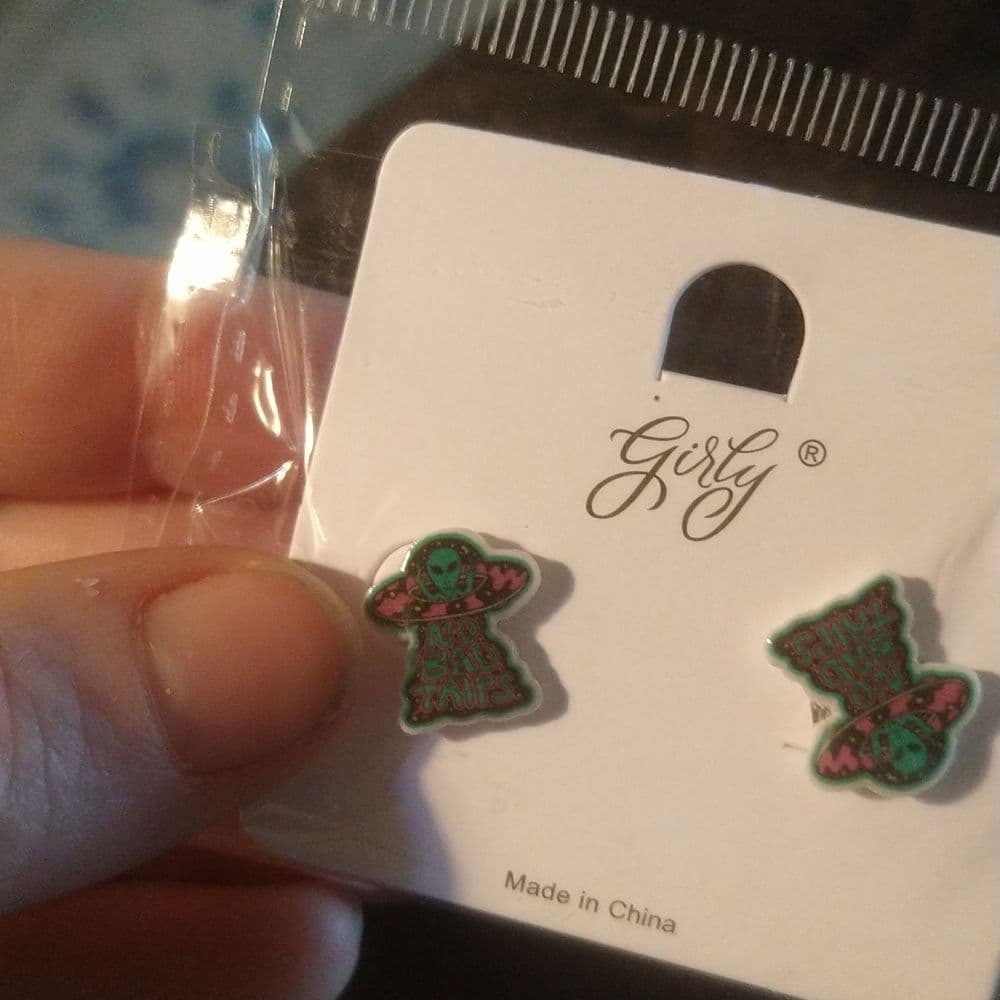 No Bad Trips Tiny Space Ship Alien Acrylic Stud Earrings - Thumbnail 5