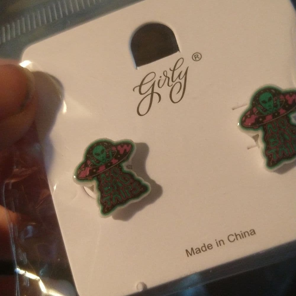 No Bad Trips Tiny Space Ship Alien Acrylic Stud Earrings - Thumbnail 3