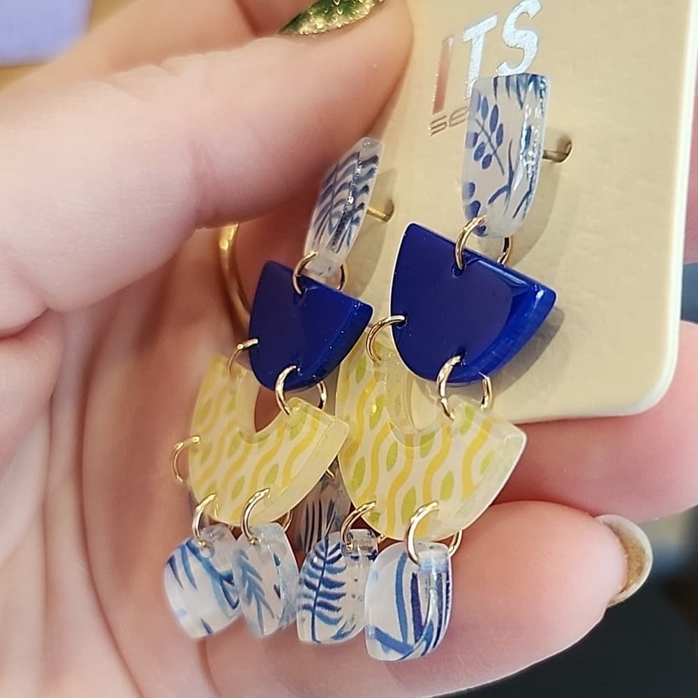 1 Pair Bright Colorful Floral Acrylic Chandelier Dangle Earrings - Thumbnail 6