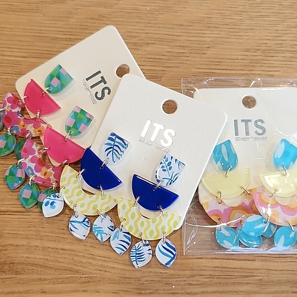 1 Pair Bright Colorful Floral Acrylic Chandelier Dangle Earrings - Thumbnail 9