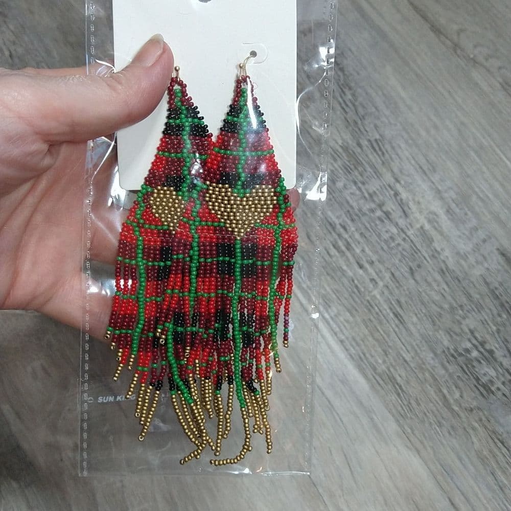 Festive Plaid Gold Heart Oversized Seed Bead Fringed Earrings - Thumbnail 8