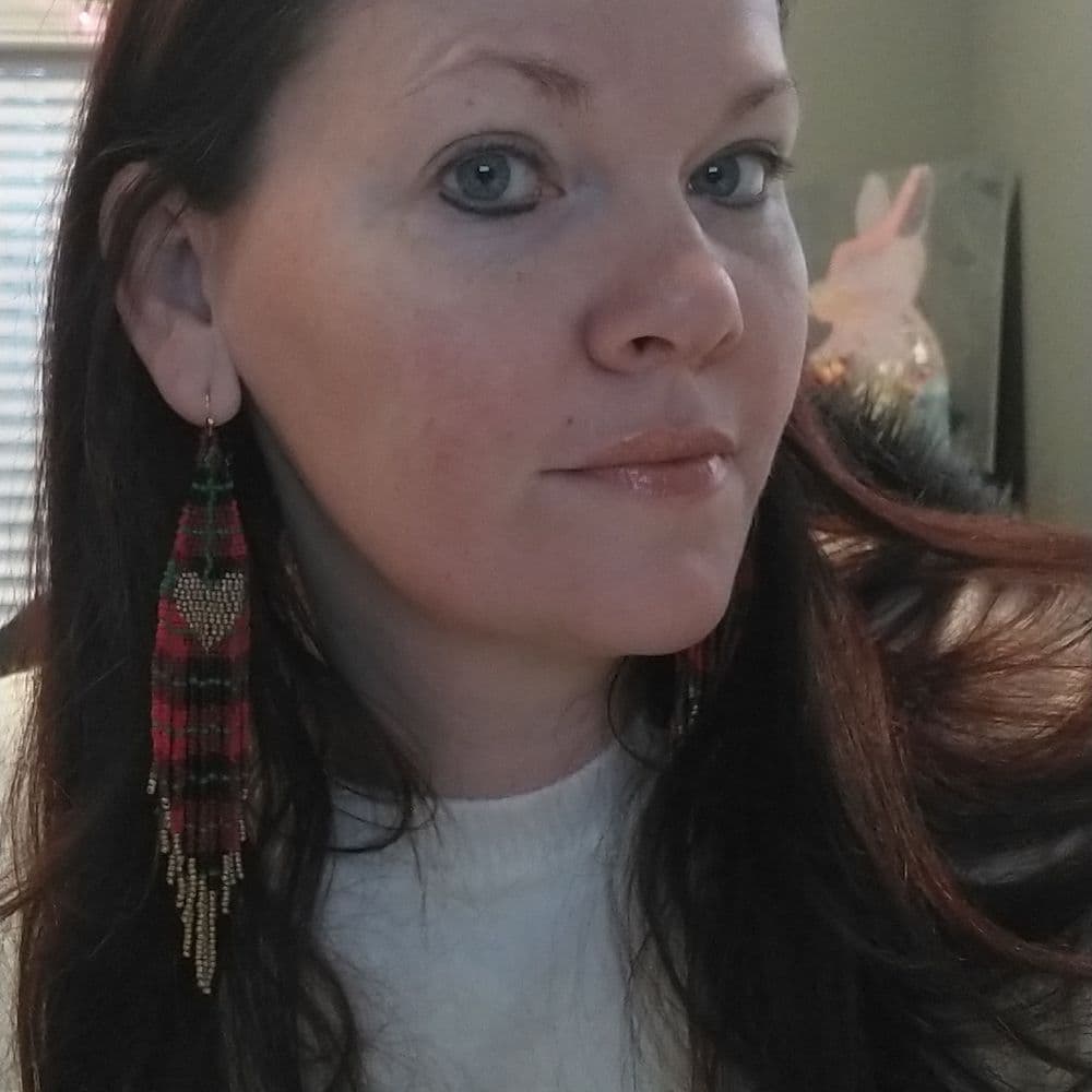 Festive Plaid Gold Heart Oversized Seed Bead Fringed Earrings - Thumbnail 3