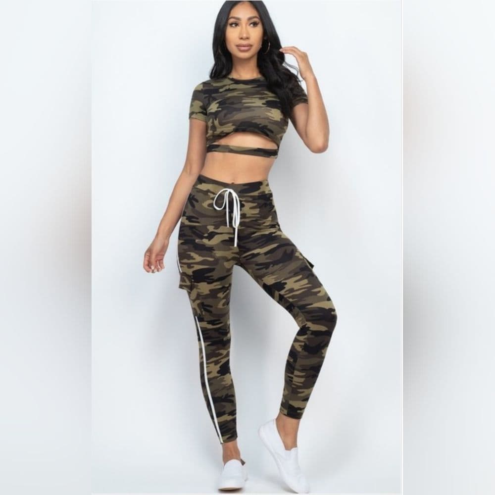 Camo Crop Top And Cargo Style Pant Matching Sexy 2 Piece Outfit - Thumbnail 4