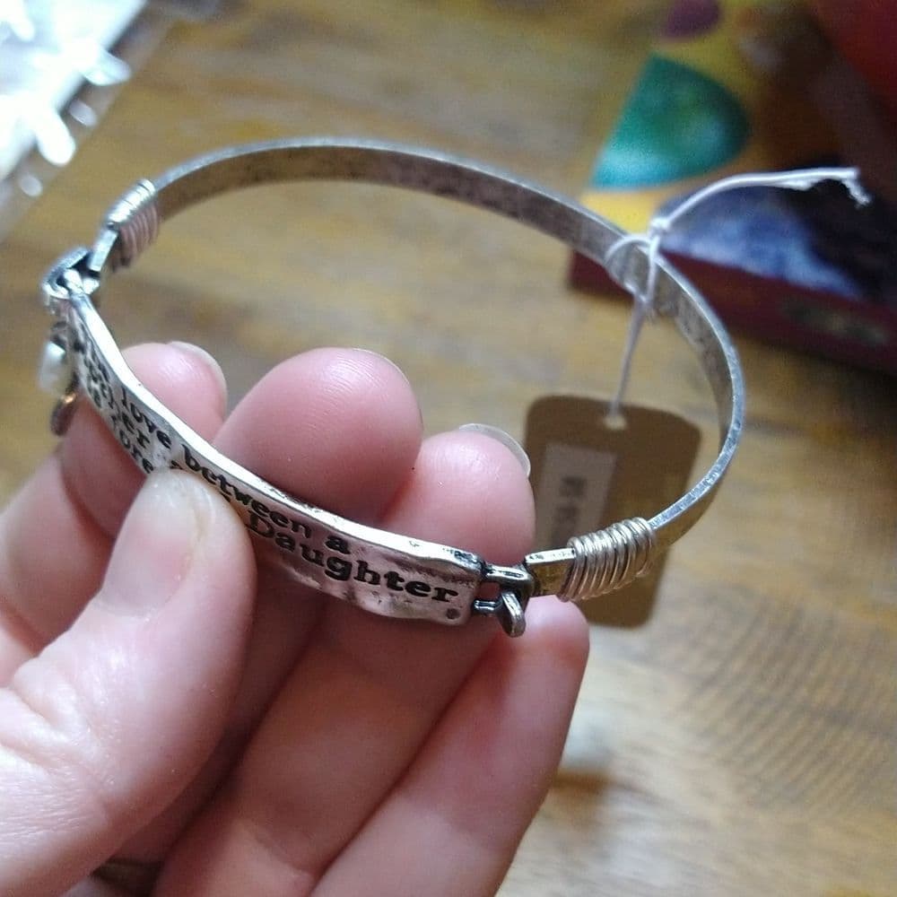 Silver Tone Mother and Daughter Engraved Charm Bracelet - Thumbnail 4