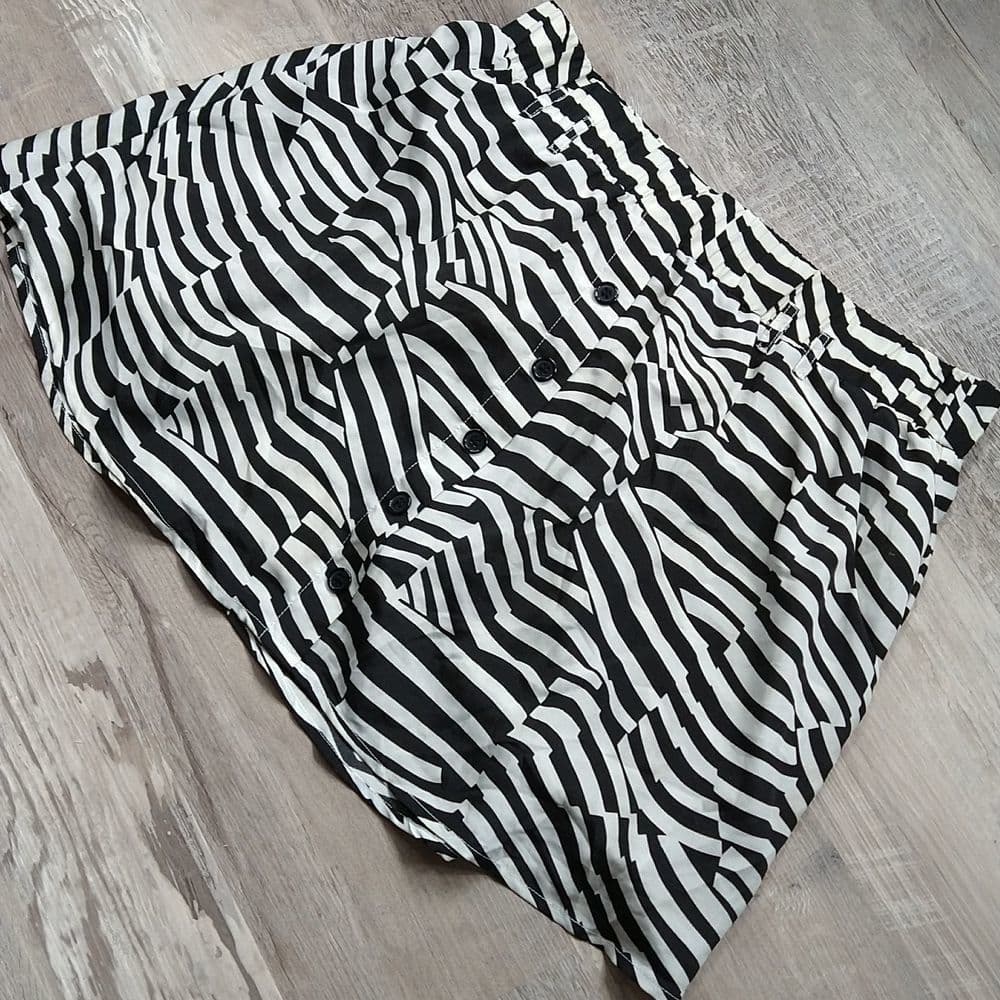 Wet Seal 🥰 Black and White Zebra Stripe Wet Seal Skirt