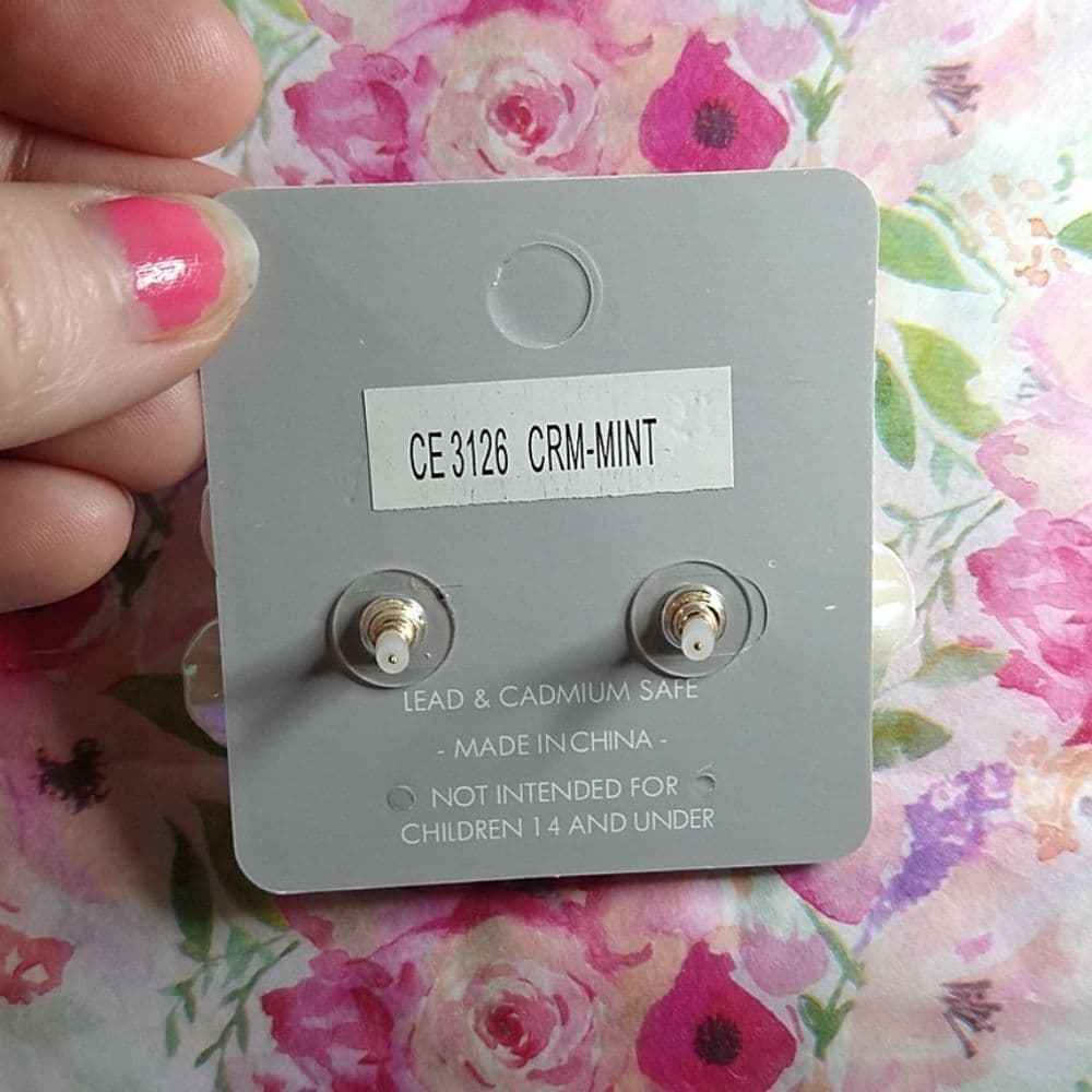 Beautiful Retro Floral Shell Like Earrings - Thumbnail 5