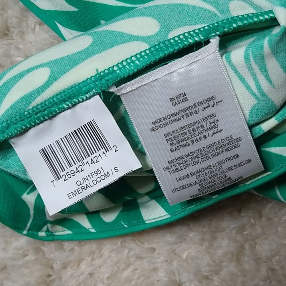 Sale! BCBG MaxAzria Wrap Style Top Add To Bundle For Sale - Thumbnail 4