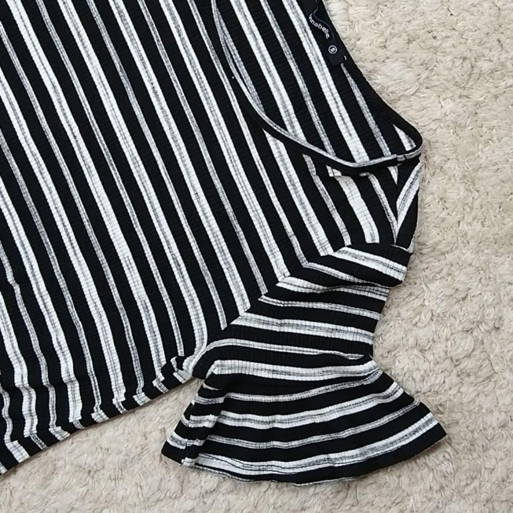 Striped Black And White Cropped Tie Waist Short Sleeve Top Annabelle - Thumbnail 2
