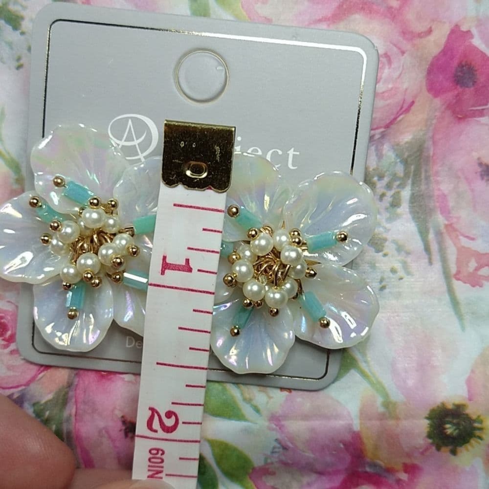 Beautiful Retro Floral Shell Like Earrings - Thumbnail 8