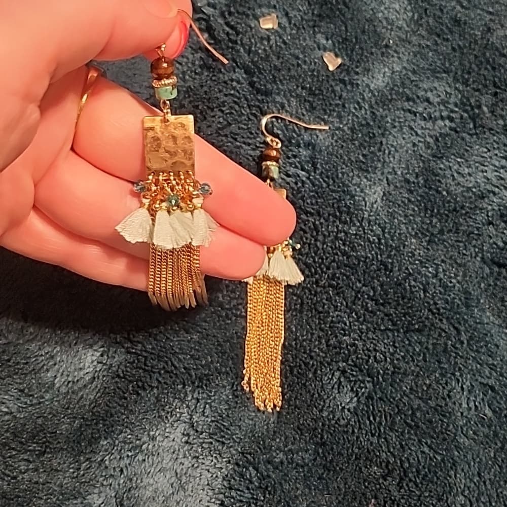 Artisan Crafted 14K Gold Chain Fringe and Howlite Dangle Earrings - Thumbnail 5