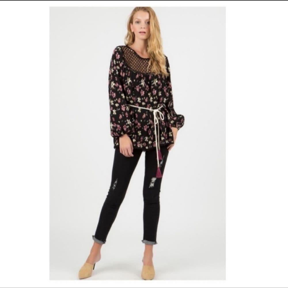 POL Loose Fit Crinkle Floral Blouse with Cord Tie Belt with Fringe - Thumbnail 2