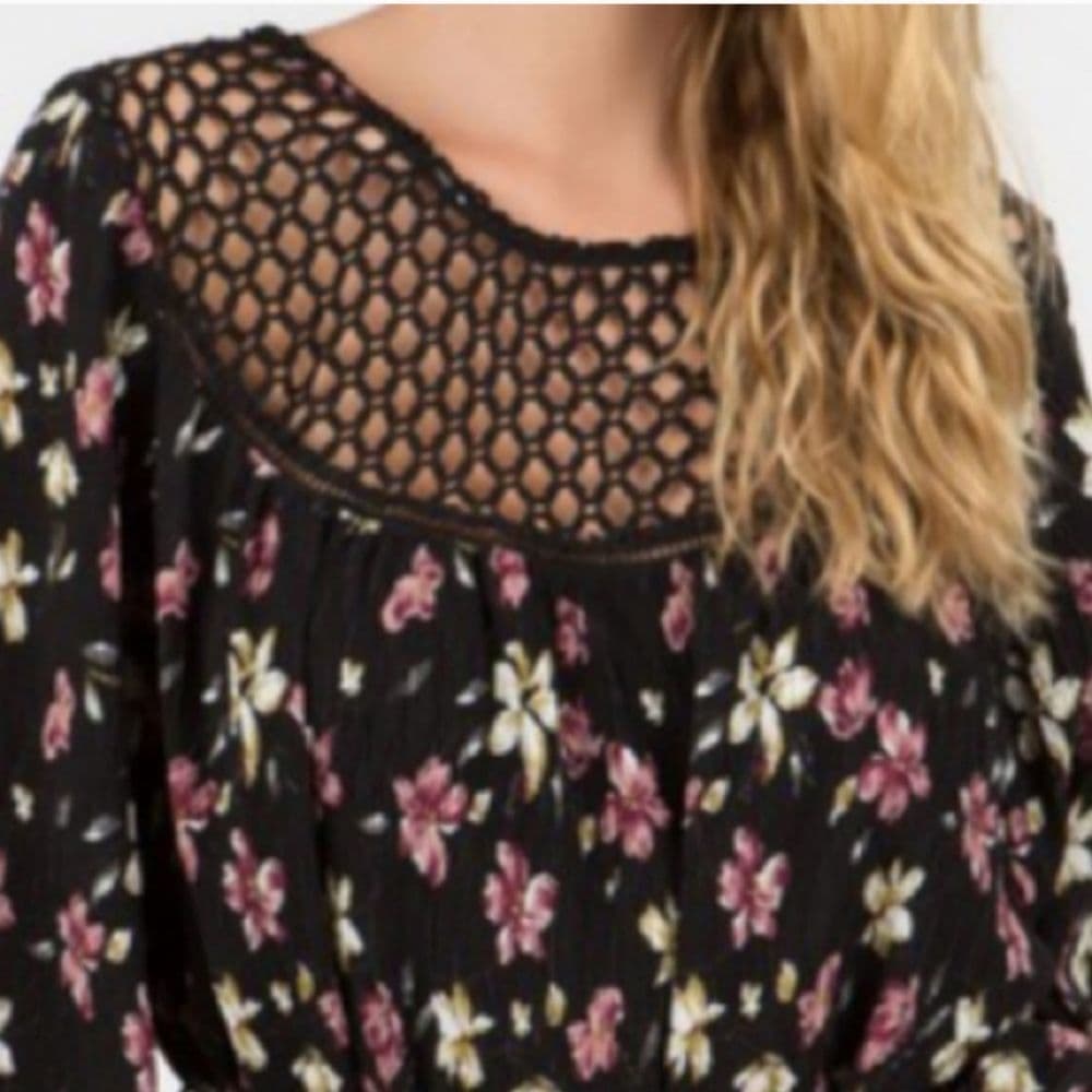 POL Loose Fit Crinkle Floral Blouse with Cord Tie Belt with Fringe - Thumbnail 3