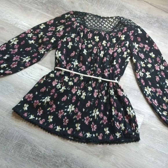 POL Loose Fit Crinkle Floral Blouse with Cord Tie Belt with Fringe - Thumbnail 14