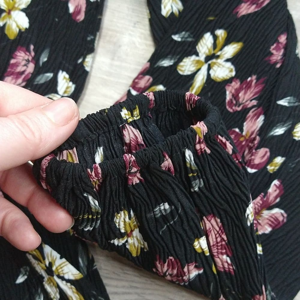POL Loose Fit Crinkle Floral Blouse with Cord Tie Belt with Fringe - Thumbnail 10
