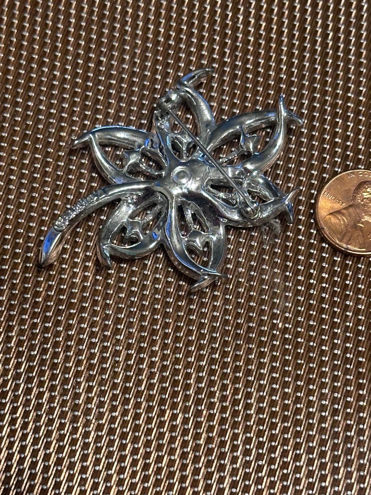 Vintage Silver Toned Diamond Flower Brooch, Costume - Thumbnail 3