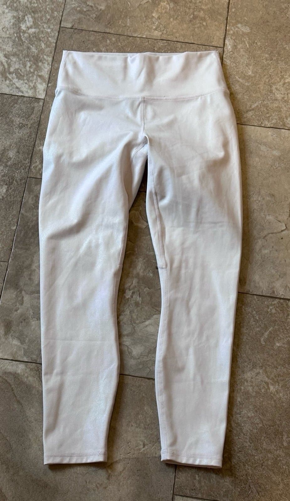 Fabletics cream capris irridescent EX COND!