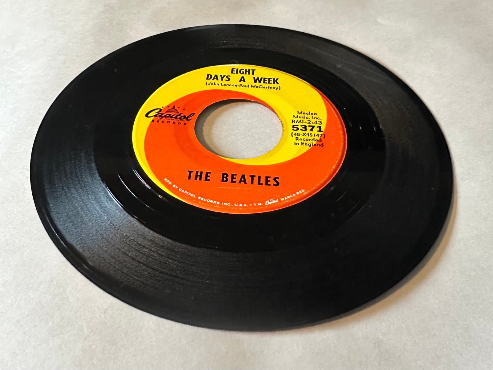 Beatles EIGHT DAYS A WEEK / I DON'T WANT TO SPOIL THE PARTY (45)#5371 PLAYS VG++ - Thumbnail 2