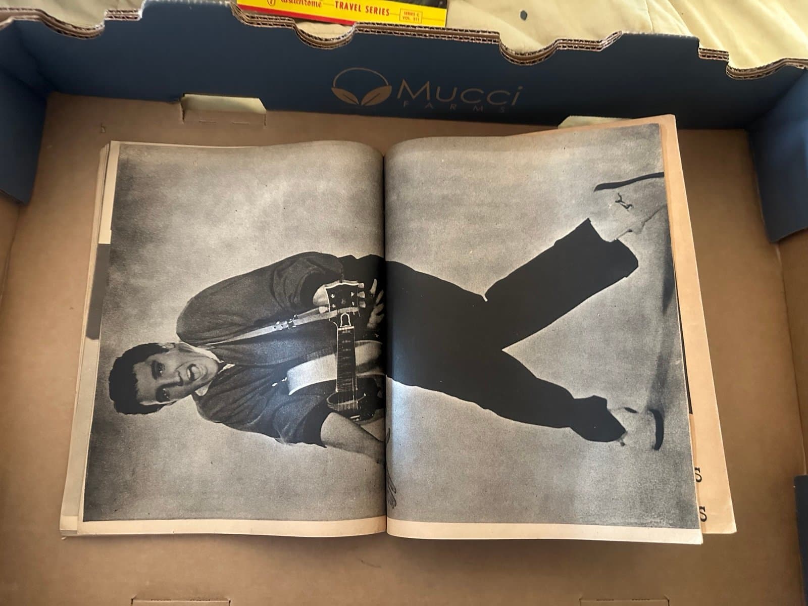 Elvis Presley 1960 New Giant Elvis Pictures Yearbook Magazine - Thumbnail 8