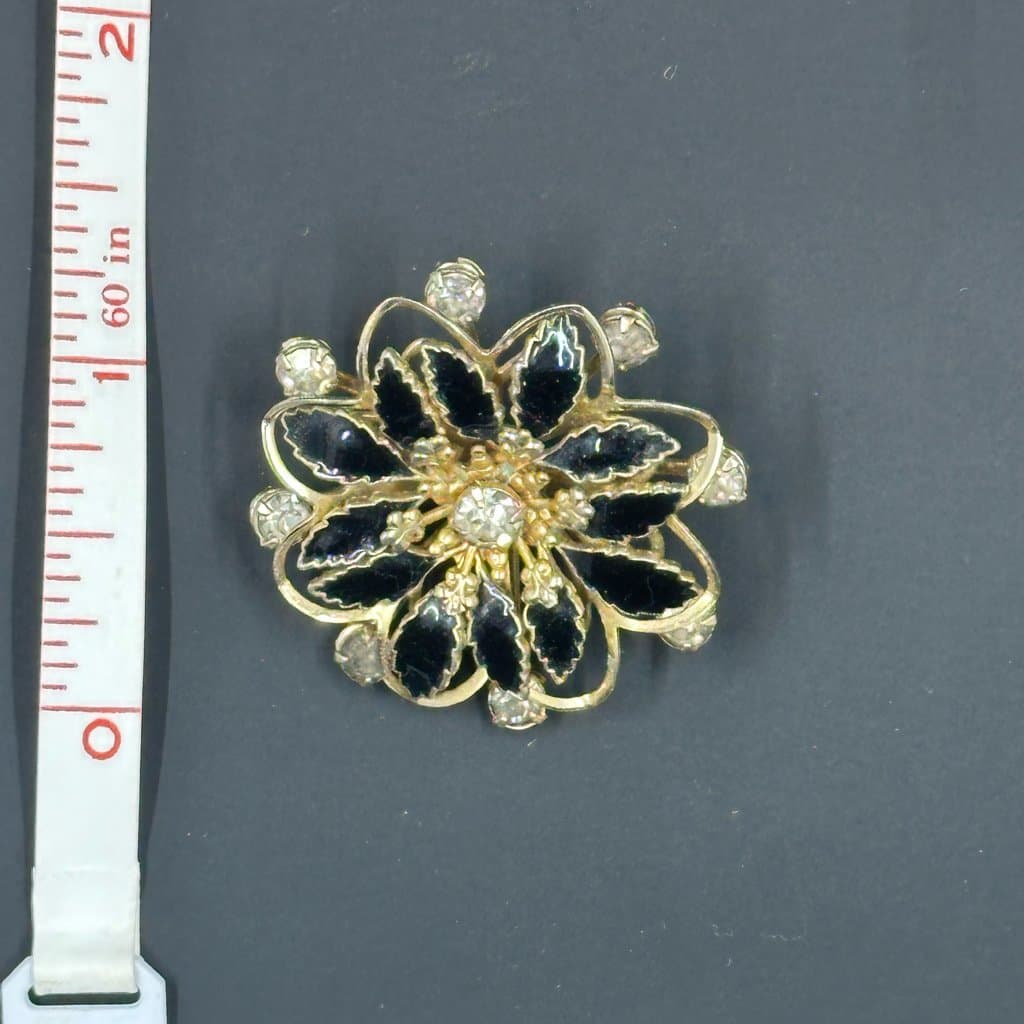 Vintage floral brooch, diamonds, gold toned!!