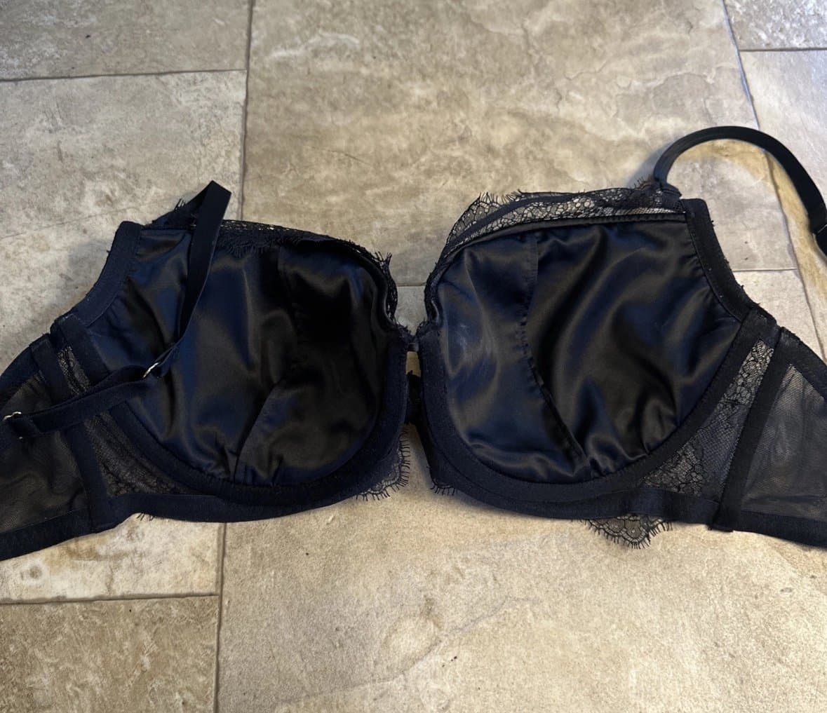Victoria's Secret Lined Plunge Bra Sexy Black Lace, 38D NWT - Thumbnail 3
