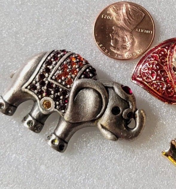 NWT Chico's Elephant Brooch Multicolor Silver Tone - Thumbnail 3