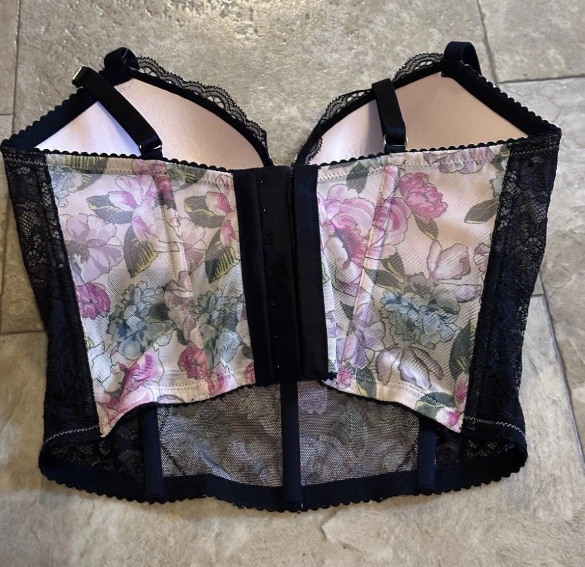 Victoria's Secret Black Very Sexy Push Up Bralette 32DD Padded-EUC!! - Thumbnail 3