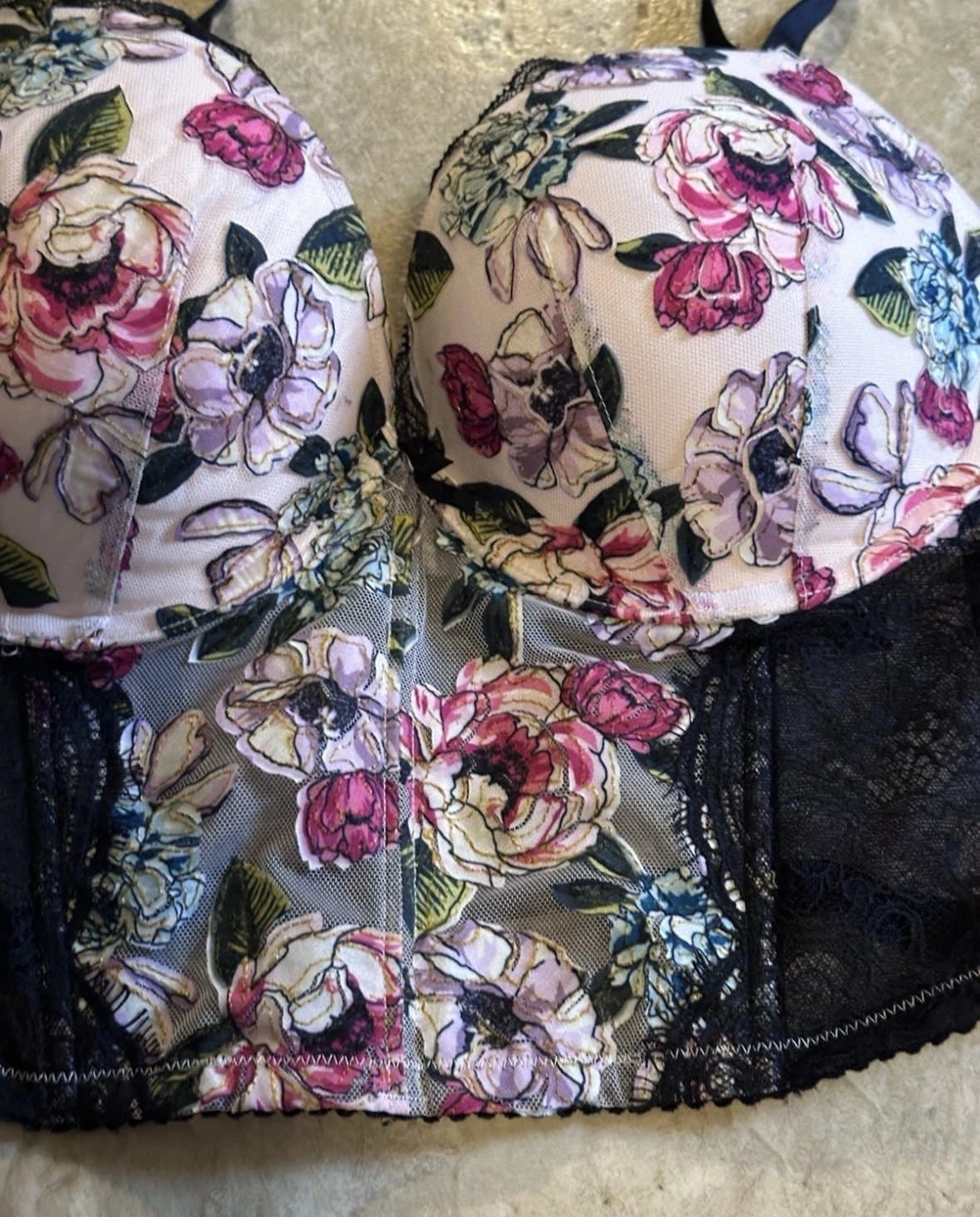 Victoria's Secret Black Very Sexy Push Up Bralette 32DD Padded-EUC!! - Thumbnail 2