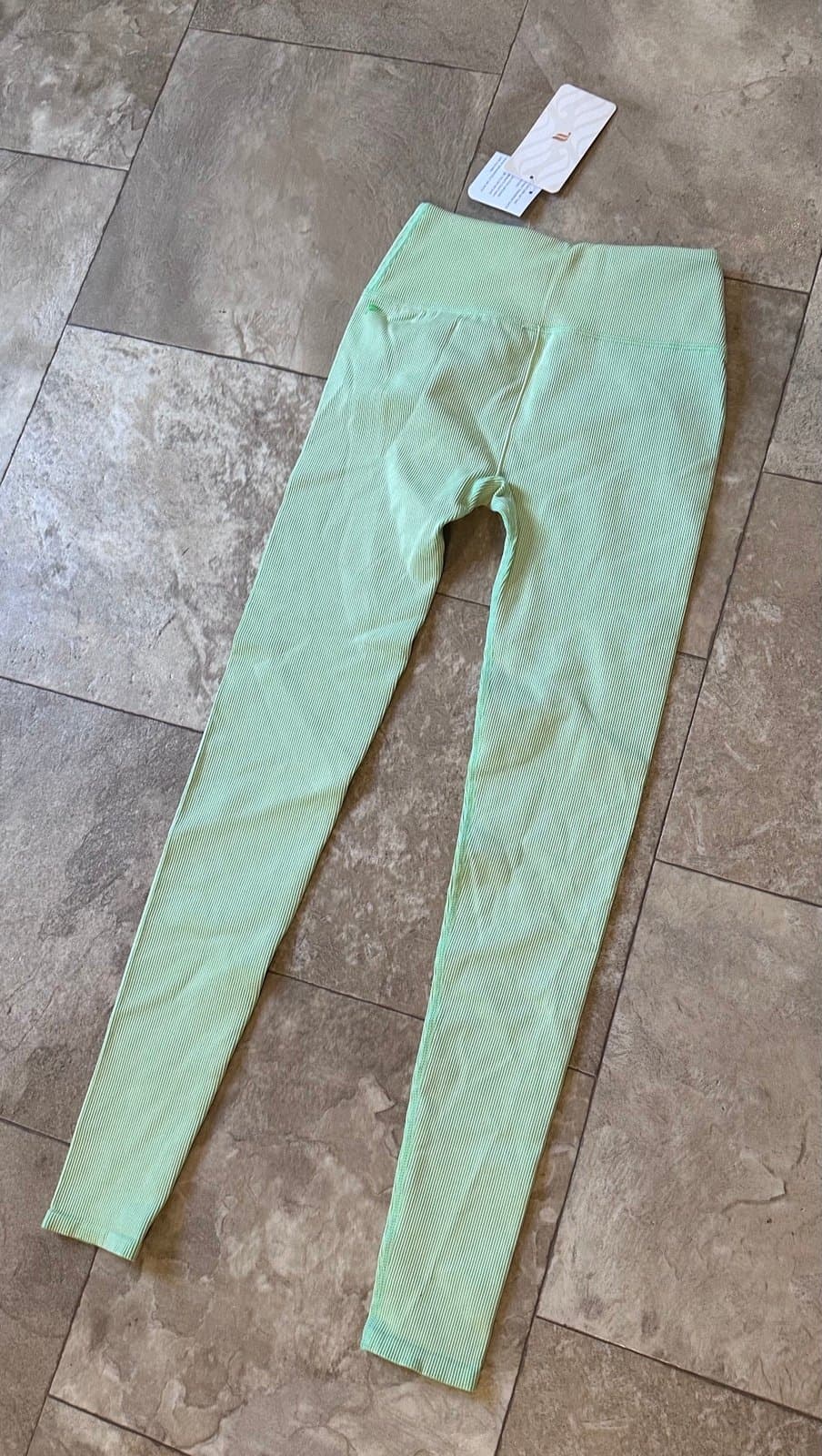 NWT Fabletics High Waisted Seamless Rib leggings Sz S - Thumbnail 6