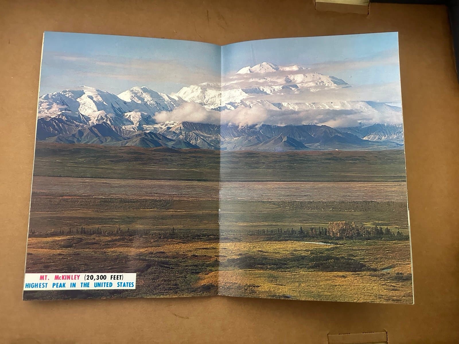 1960s Plastichrome Pictorial Guide To Alaska, Exc. Condition!! - Thumbnail 3