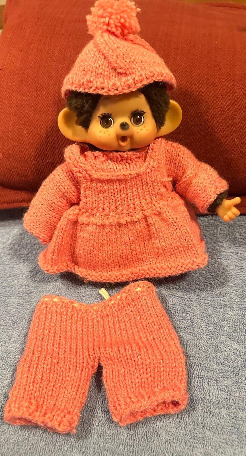 Vintage Monchichi Sleepy Eyes Thumb Sucking Pink knitted outfit! - Thumbnail 3