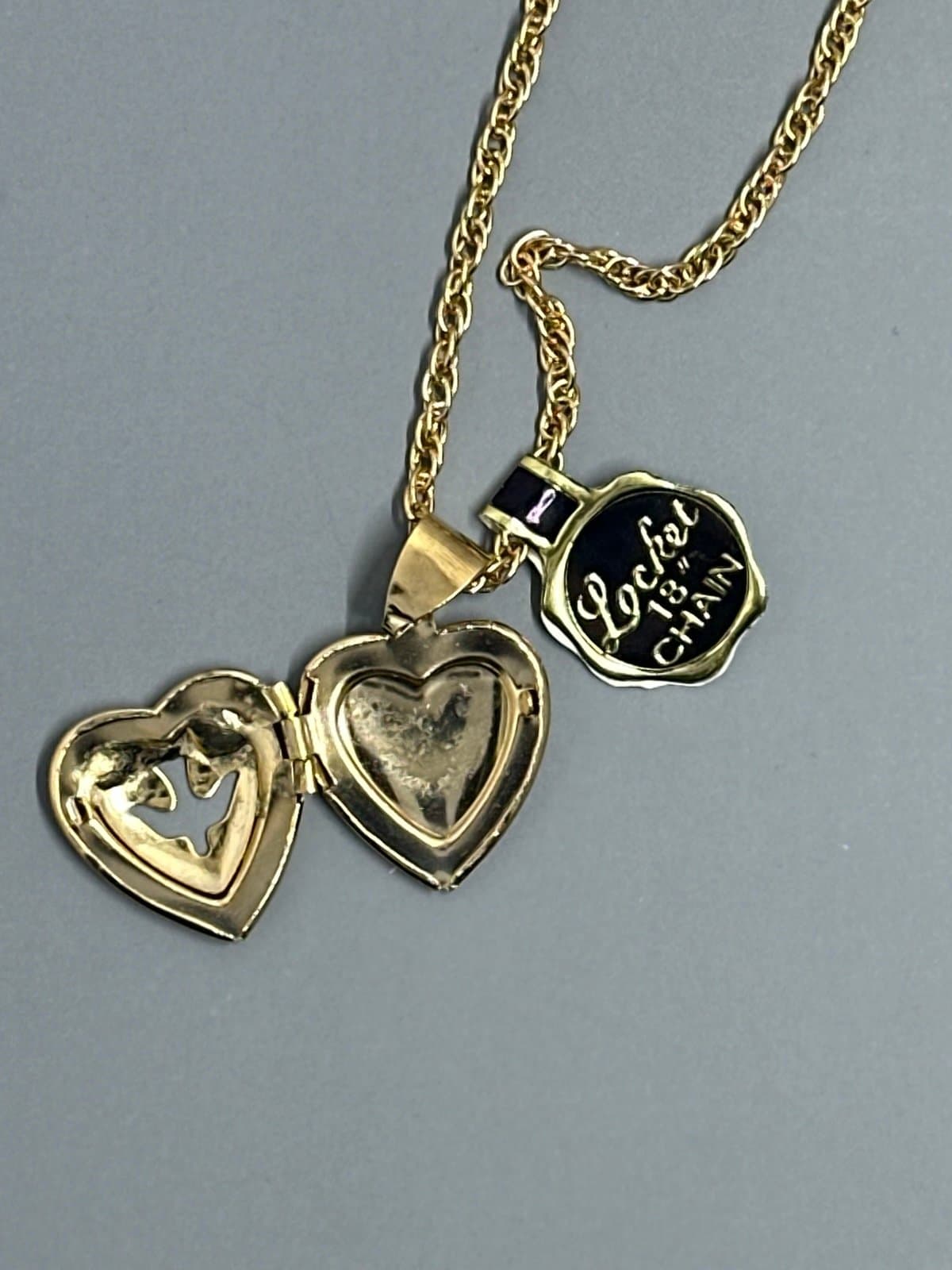 Vintage Religious Dove Heart Gold-Plated Locket on 18" Necklace - Thumbnail 4
