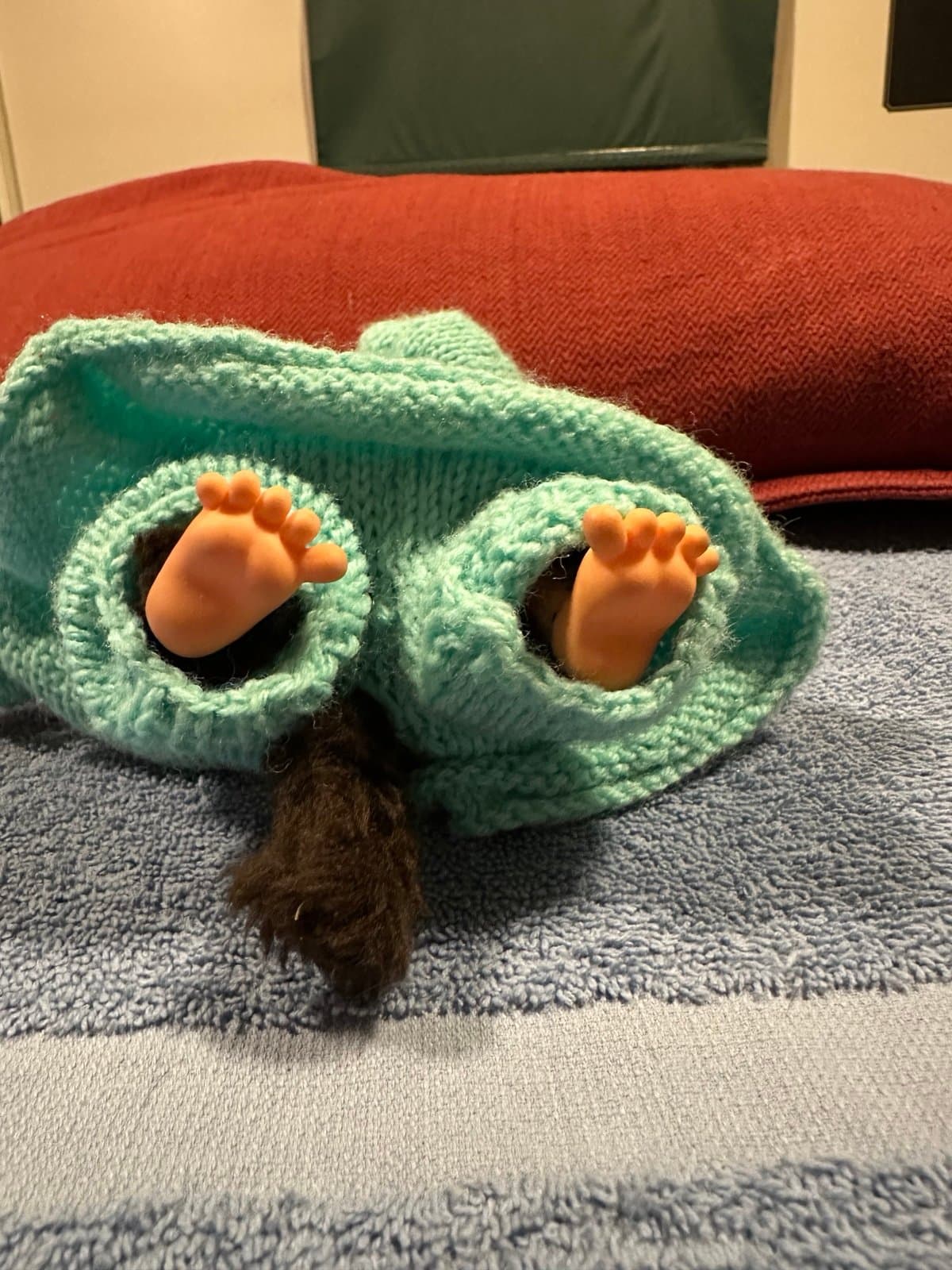 Vintage Monchichi Sleepy Eyes Thumb Sucking Teal knitted outfit! - Thumbnail 4