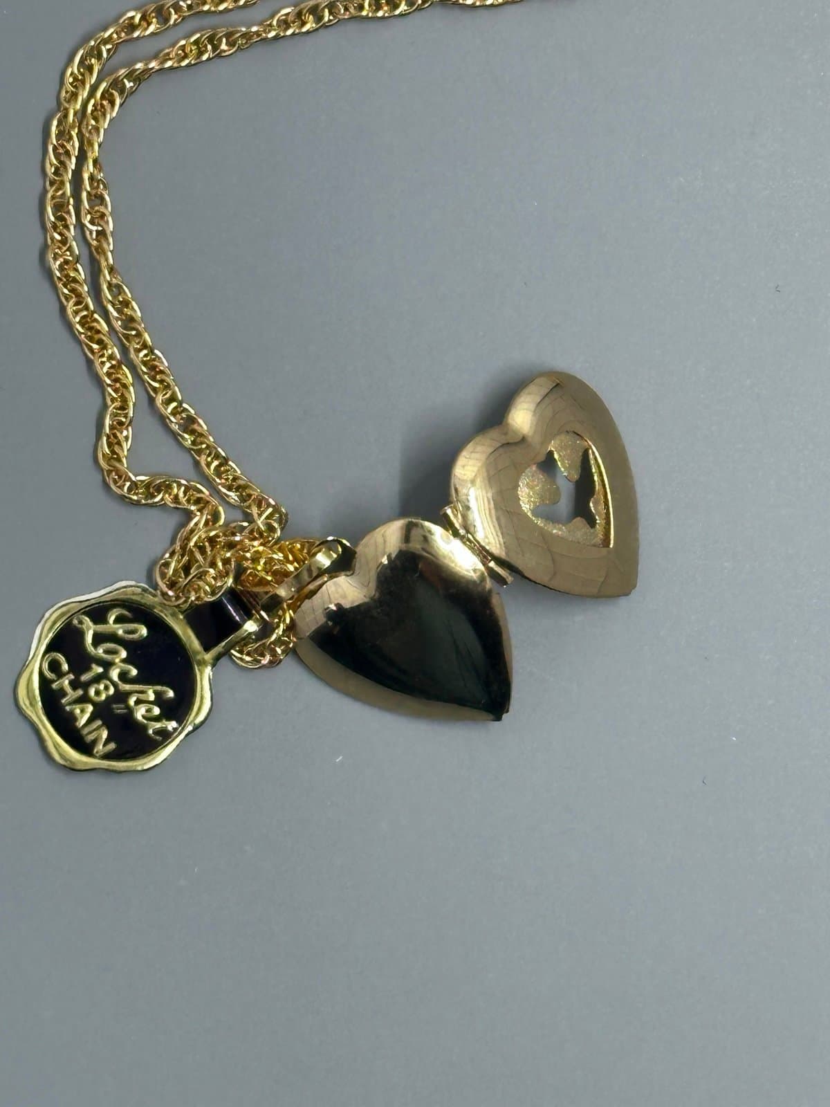 Vintage Religious Dove Heart Gold-Plated Locket on 18" Necklace - Thumbnail 5