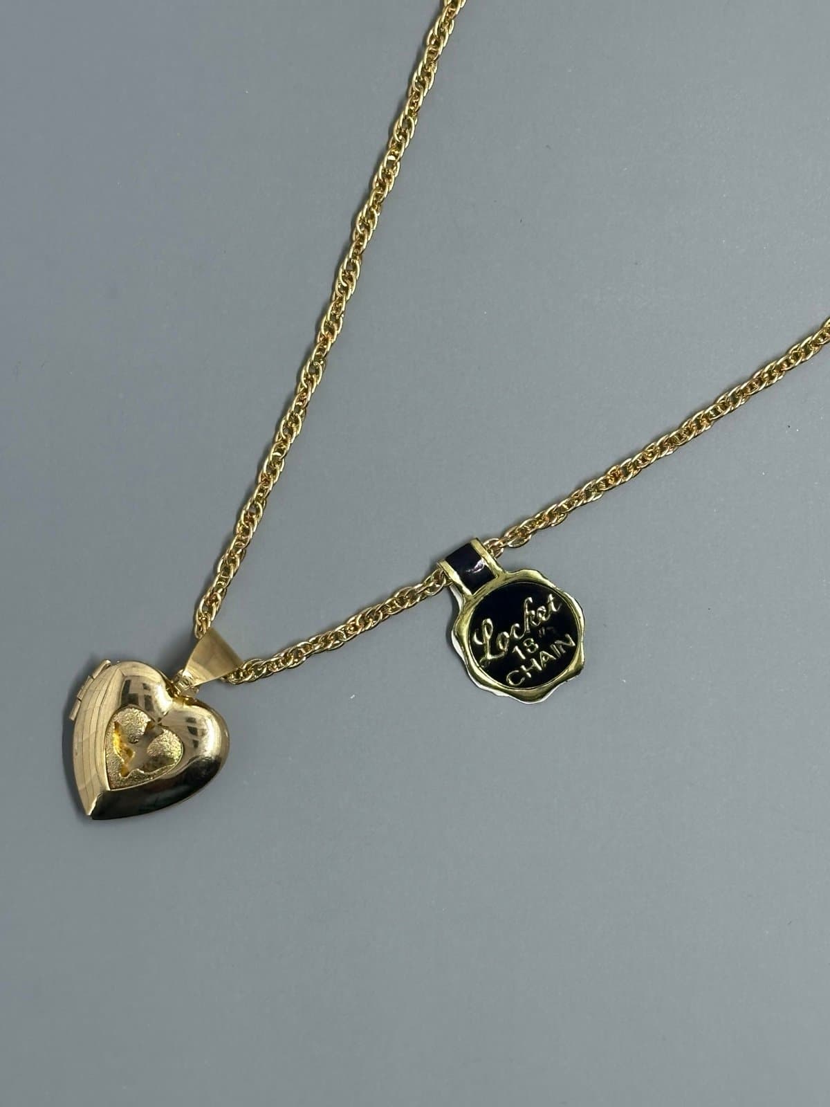 Vintage Religious Dove Heart Gold-Plated Locket on 18" Necklace - Thumbnail 2