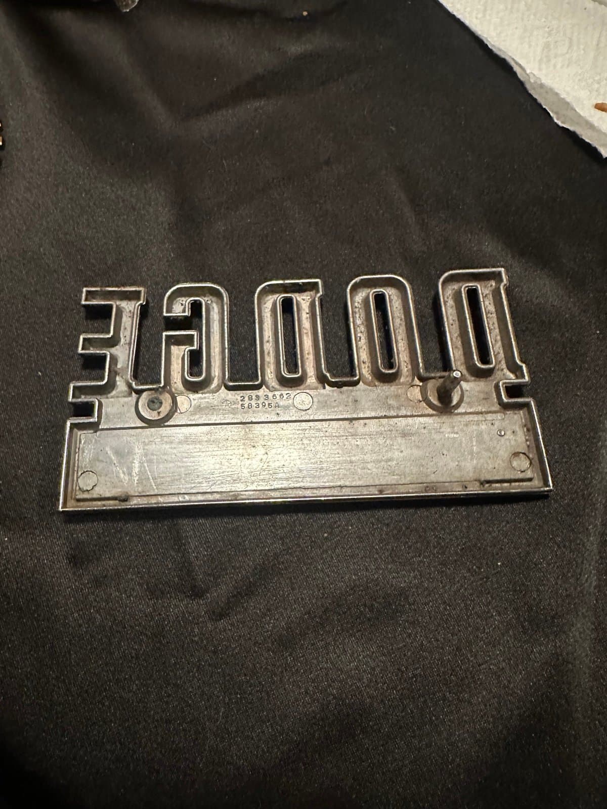 1969 1971 Dodge D-200 Sweptline Pick Up Truck Fender Emblem Mopar OEM 2833756 - Thumbnail 2
