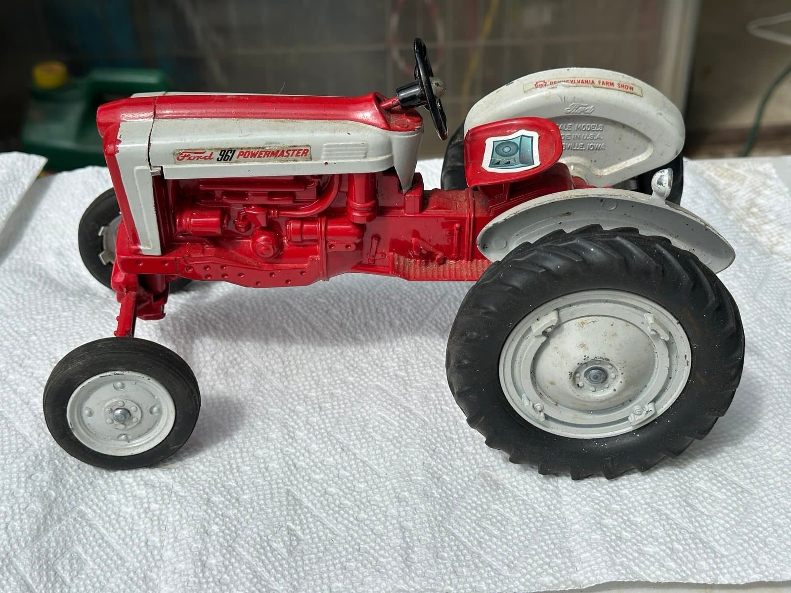 1/12 Toy Hubley Ford 961 Powermaster Tractor Wide Front - Thumbnail 3